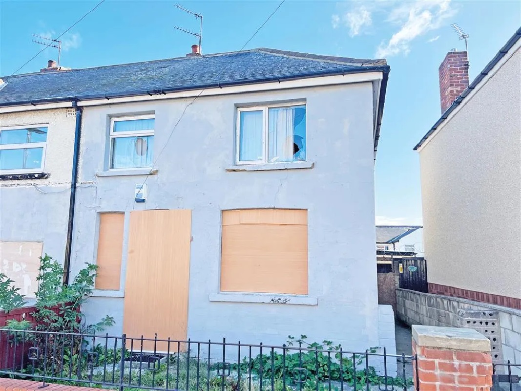 3 Bed End Terrace Property in Doncaster - For Sale with Barnard Marcus for a Guide Price of £36,500 (October 2022)
