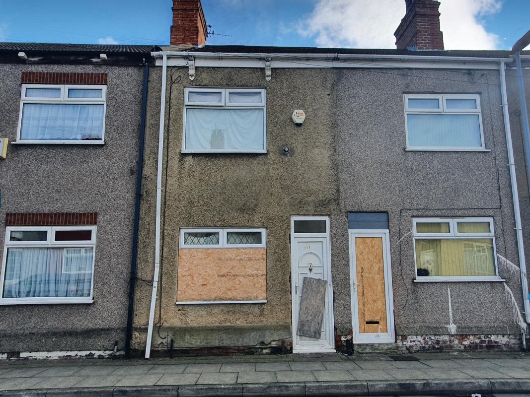 3 Bedroom Terrace Property in Grimsby - For Sale with Taylor James Auctions for £15,000 (November 2022)