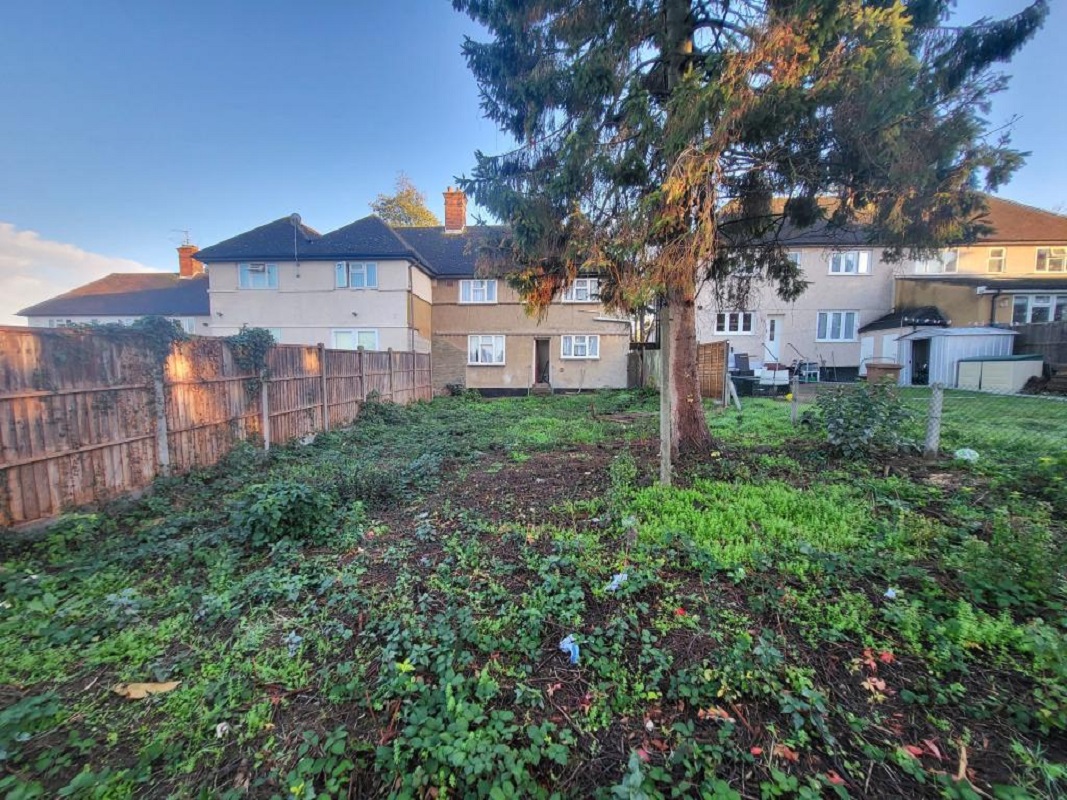 Leasehold Semi-detached Property in Letchworth Garden City - For Sale with Savills Property Auctions for a Guide price of £25,000 (November 2022)