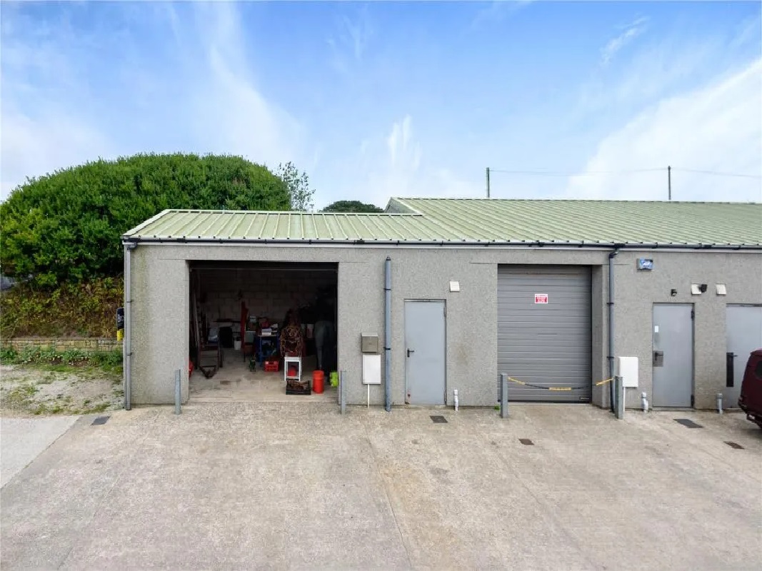 Industrial Unit in Penzance - For Sale with Bradleys Estate Agents Auctions for a Guide price of £59,100 (December 2022)