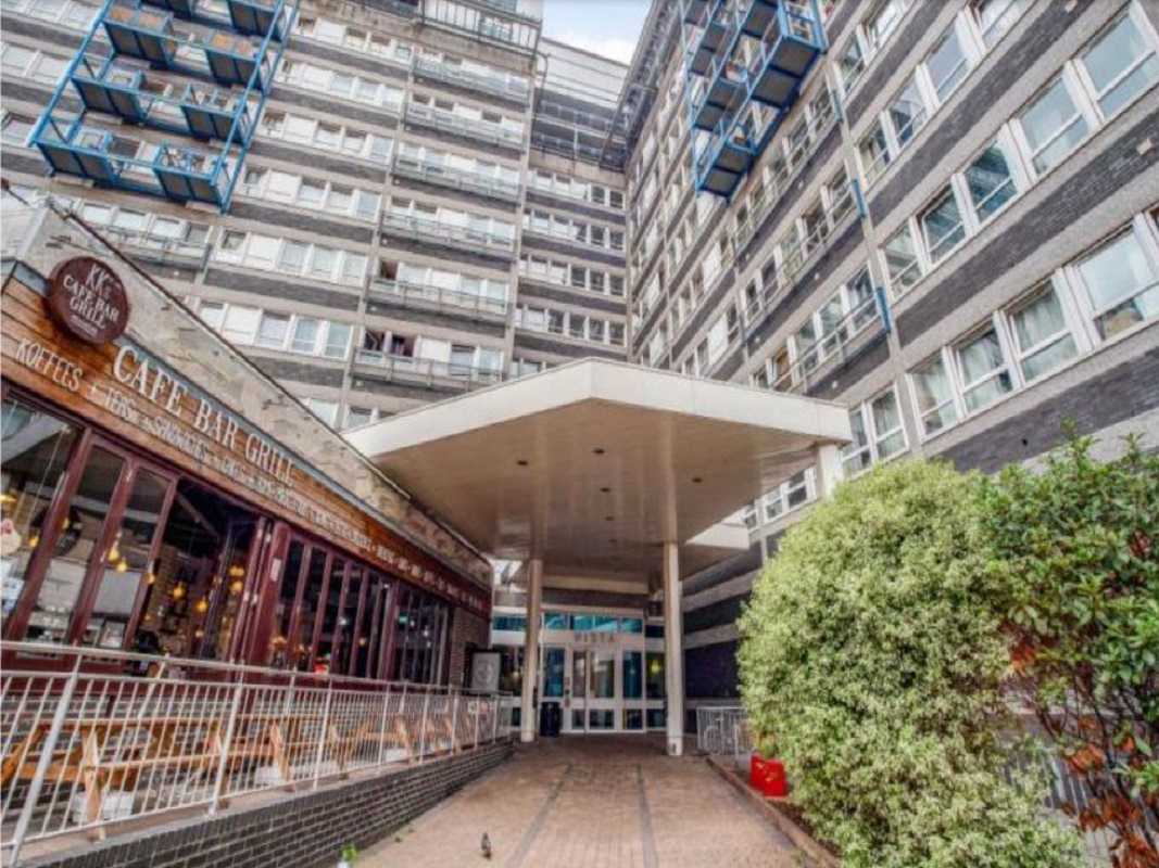 1 Bed First Floor Flat in Woolwich - For Sale with Auction House London for a Guide price of £100,000 (March 2023)