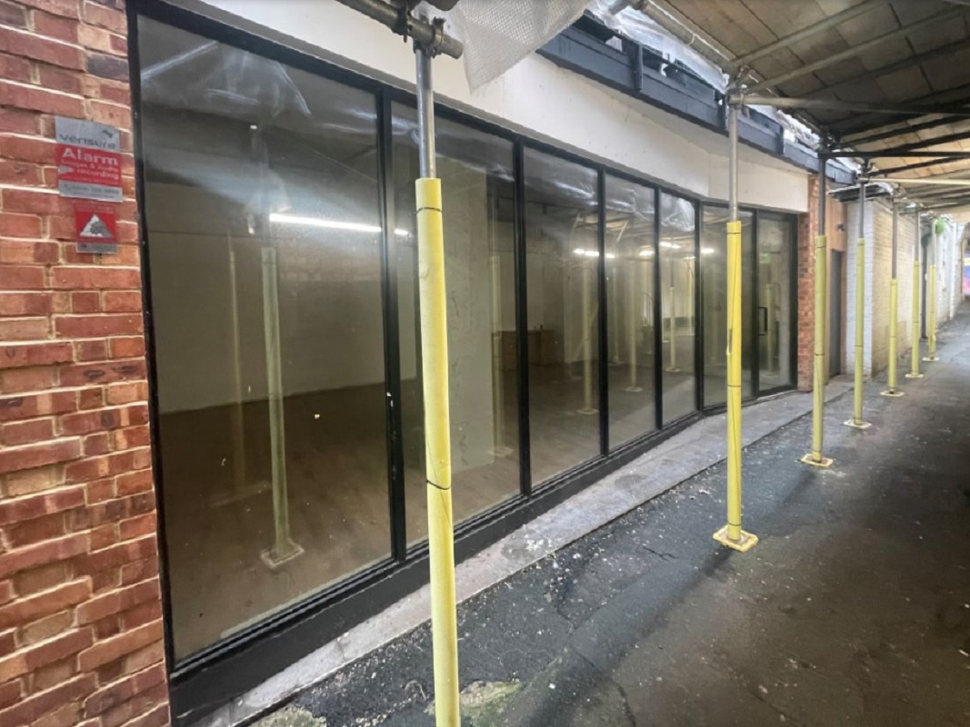 Leasehold Ground Floor Commercial Unit in Kingston Upon Thames - For Sale with Auction House London for a Guide price of £225,000 (April 2023)