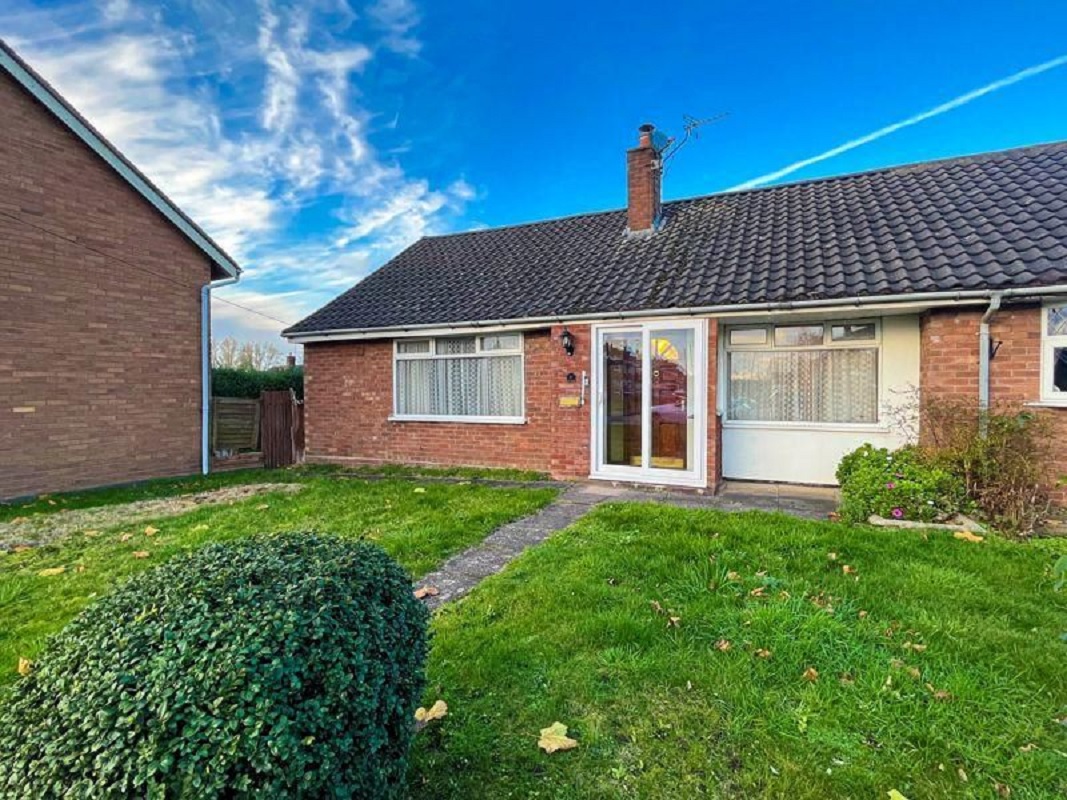 2 Bed Bungalow in Walsall - For Sale with Paul Carr Estate Agents with a Guide Price of £180,000 (April 2023)