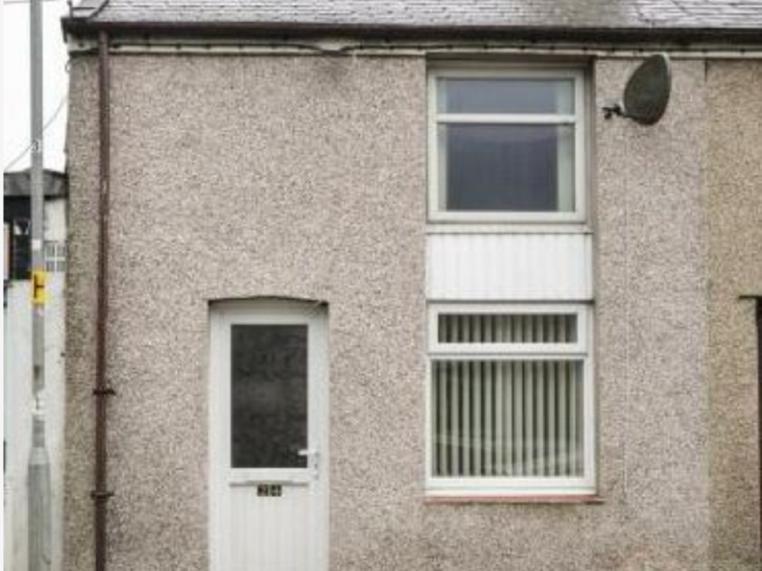 2 Bed End-Terrace House in Holyhead - For Sale with Auction House London with a Guide Price of £35,000 (May 2023)