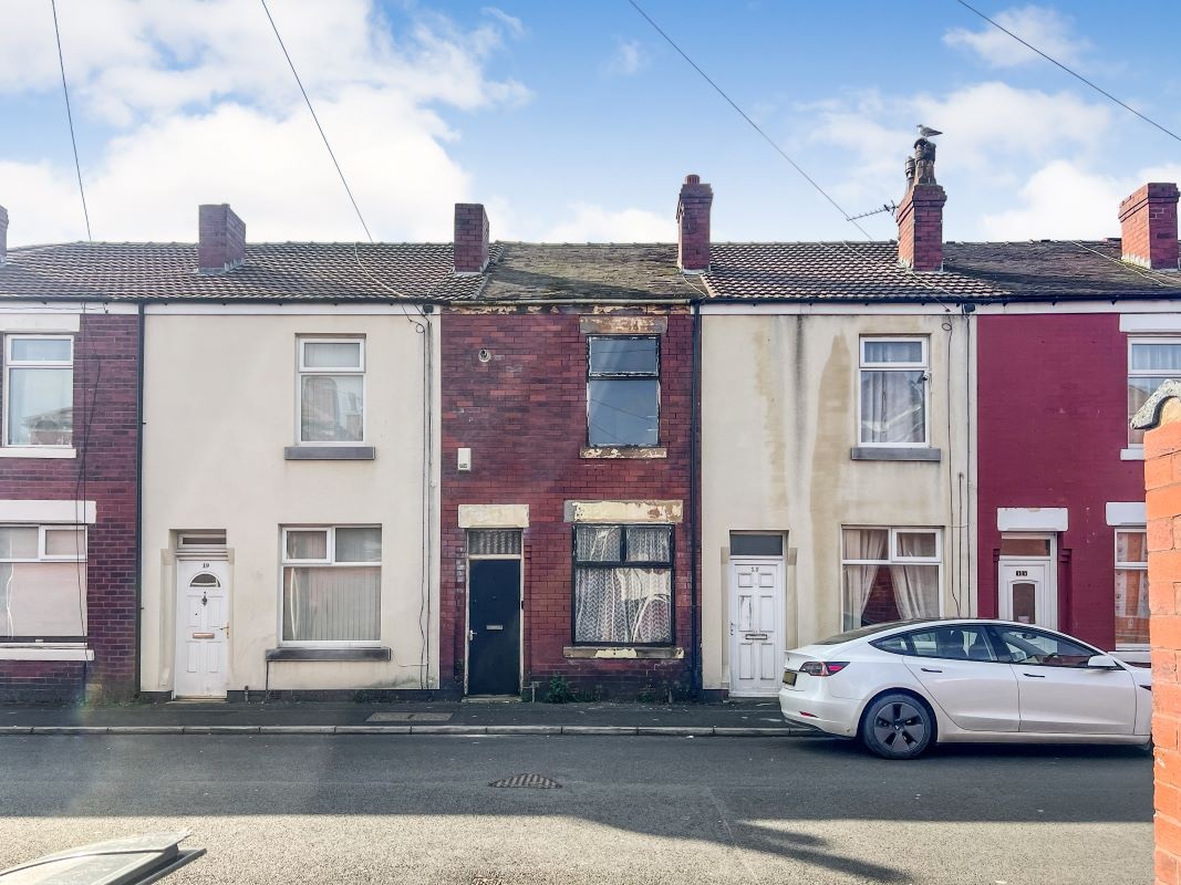 2 Bed Terrace House in Blackpool - For Sale with Auction House Lincolnshire for a Guide price of £10,000 (May 2023)
