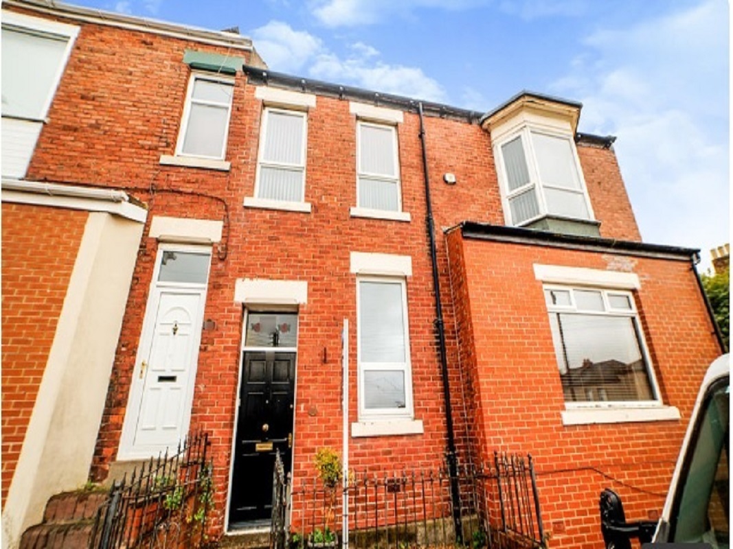 4 Bed Terraced House in Sunderland - For Sale with iamsold with a Guide Price of £160,000 (April 2023)