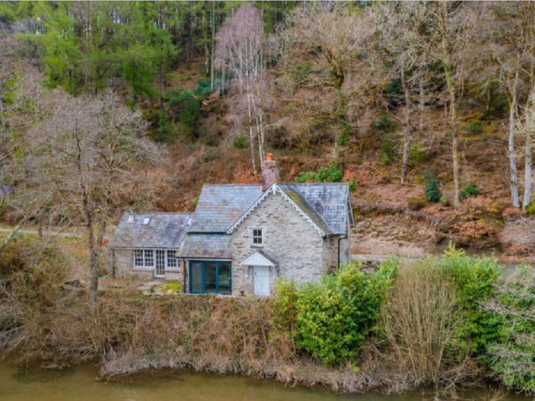 Grade II Listed Lakeside Cottage in Boncath - For Sale with John Francis Auctions with a Guide Price of £235,000-£250,000 (May 2023)