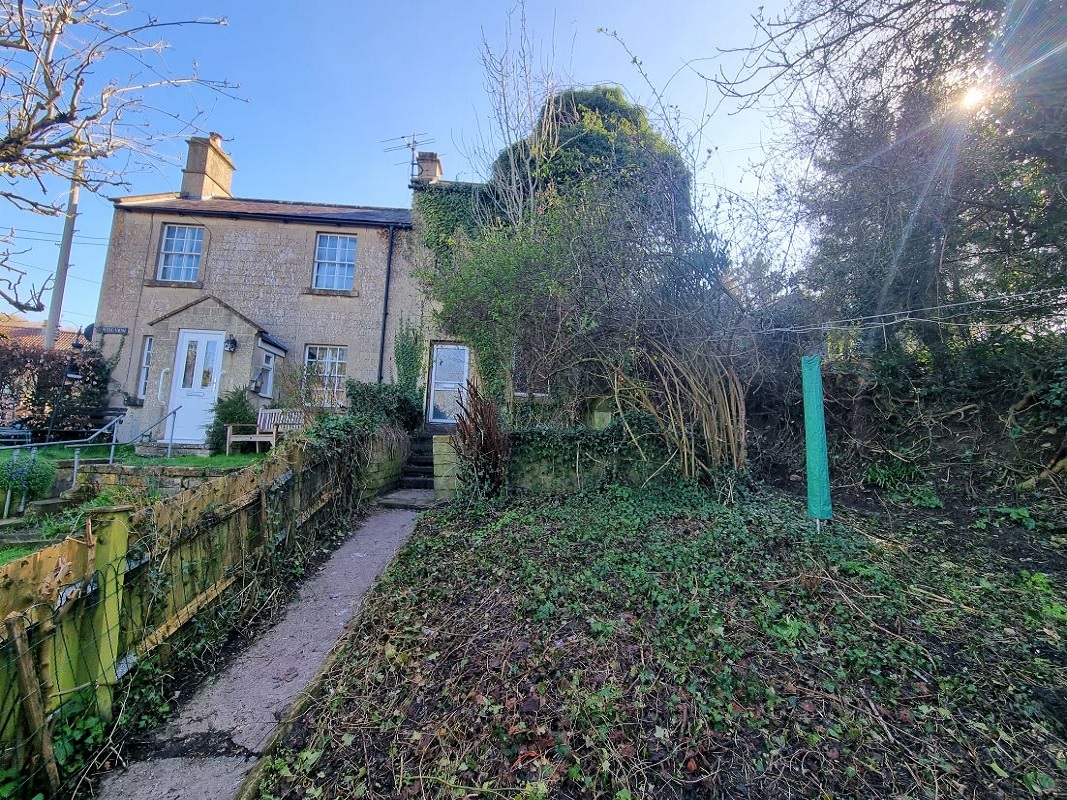 2 Bed Semi-Detached Cottage in Corsham - For Sale with Strakers with a Guide Price of £195,000 (May 2023)