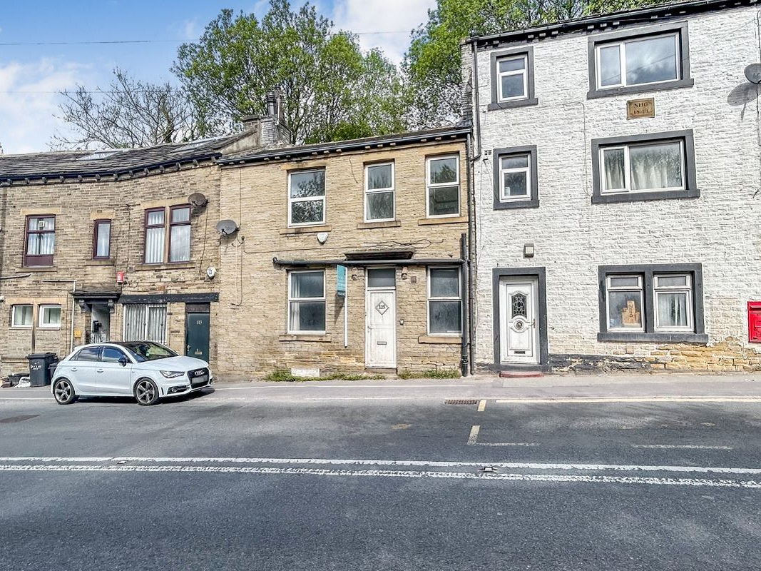 2 Bed Terraced House in Halifax - For Sale with Auction House South Yorkshire with a Guide price of £10,000 (June 2023)