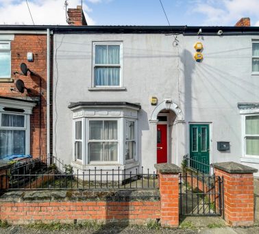 2 Bed Terraced House in Hull - For Sale with Auction House Lincolnshire with a Guide Price of £10,000 (May 2023)