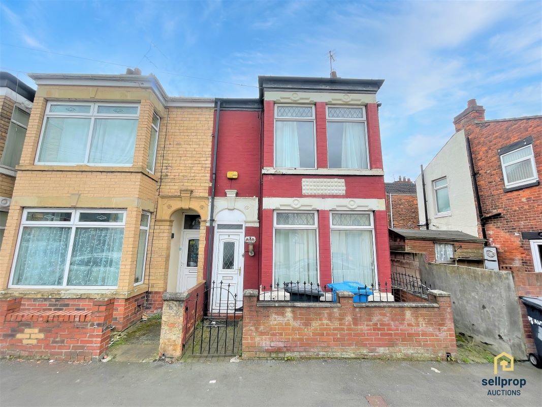 3 Bed End Terrace House in Hull - For Sale with Sellprop Auctions with a Guide price of £70,000 (June 2023)