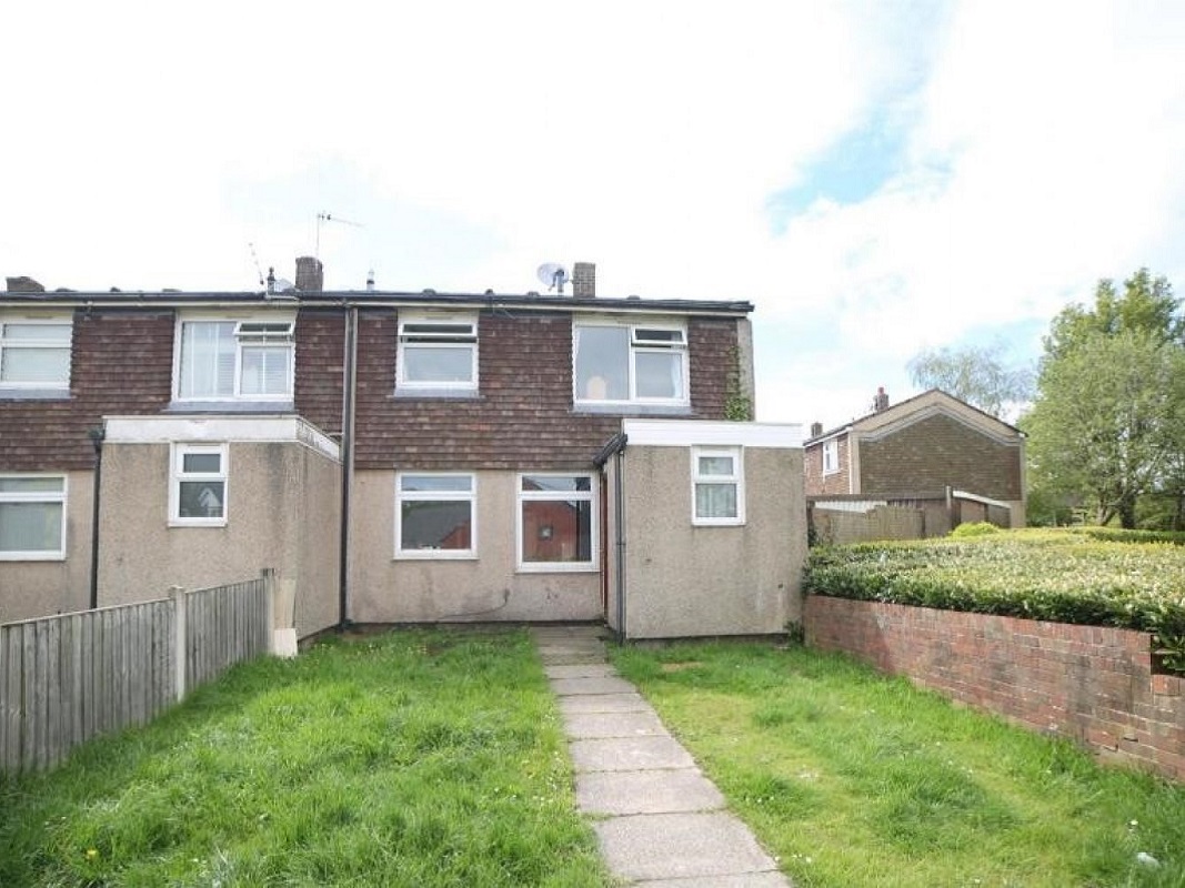3 Bed End Terrace House in Telford - For Sale with Savills Auctions with a Guide Price of £70,000 (May 2023)