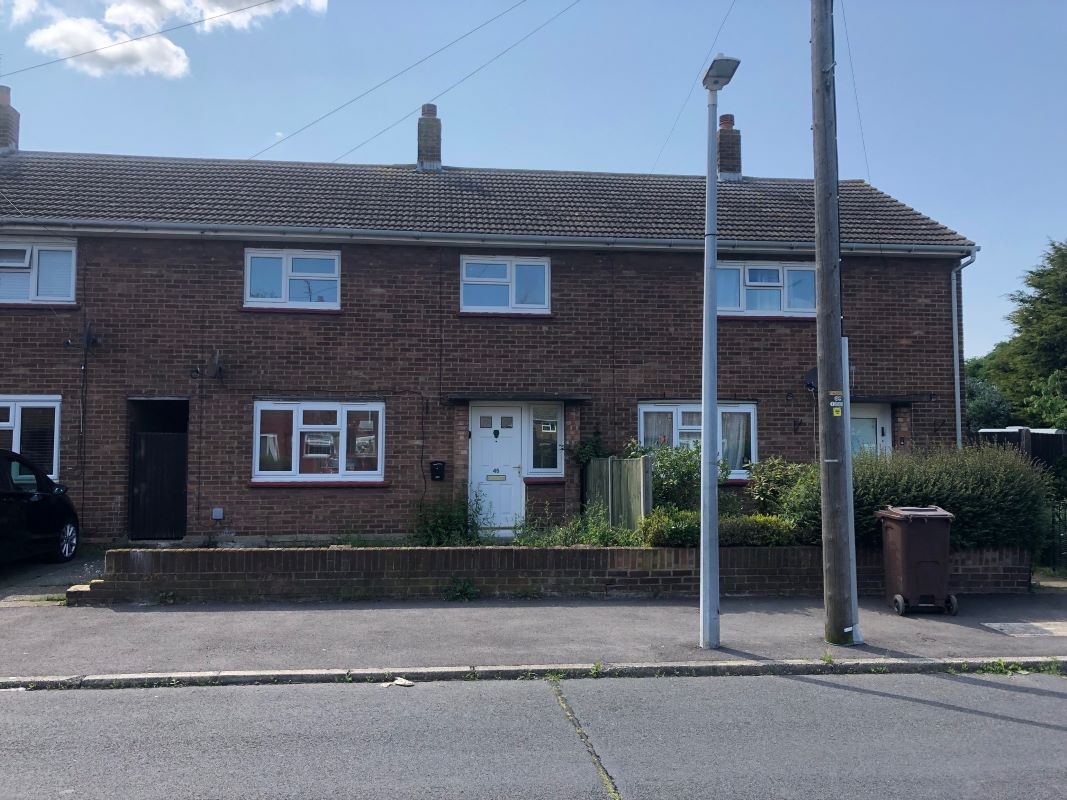3 Bed Mid Terrace Property in Sheerness - For Sale with Harman Healy Auctioneers with a Guide Price of £175,000 (May 2023)