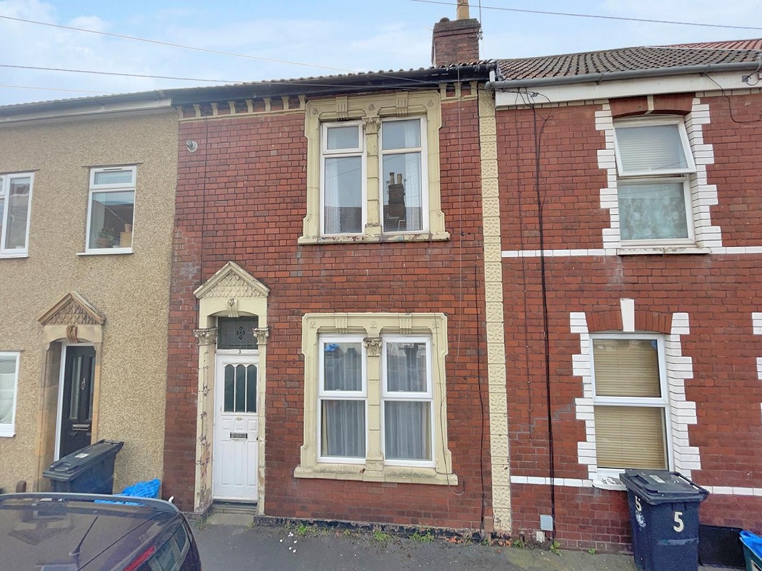 3 Bed Mid-Terrace Property in St George - For Sale with Hollis Morgan Auction with a Guide Price of £175,000 (June 2023)