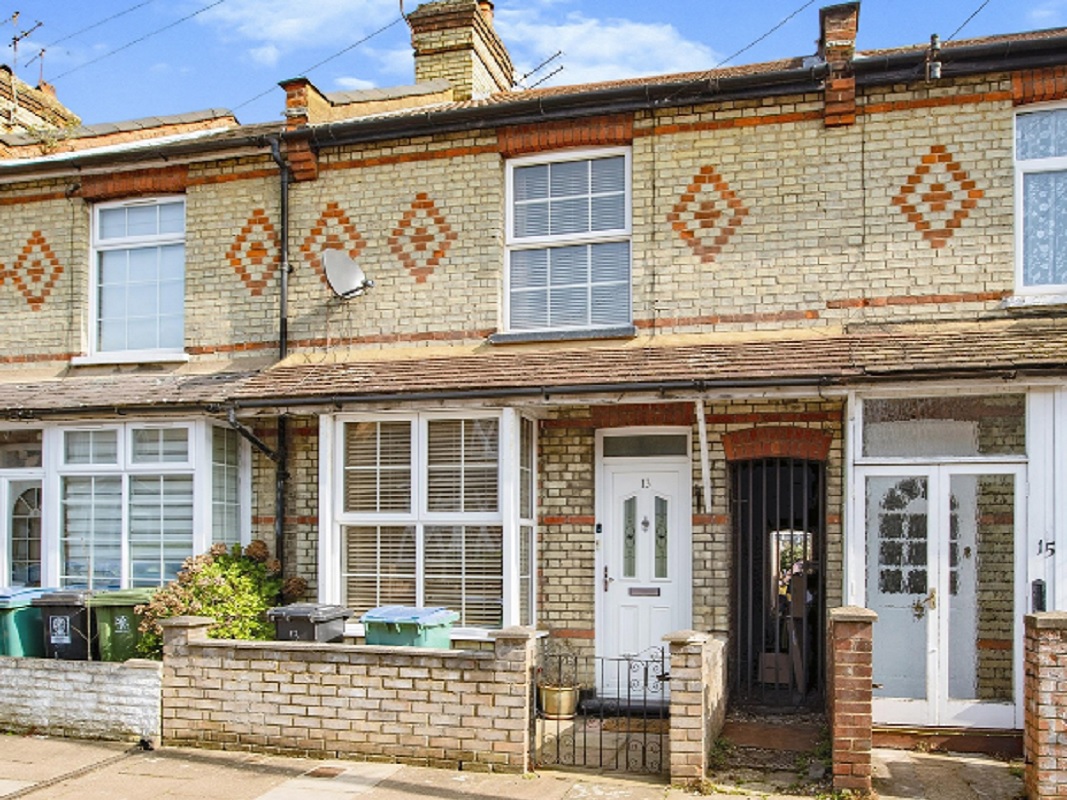 3 Bed Terraced House in Watford - For Sale with I Am Sold Auctions with a Guide Price of £375,000 (June 2023)