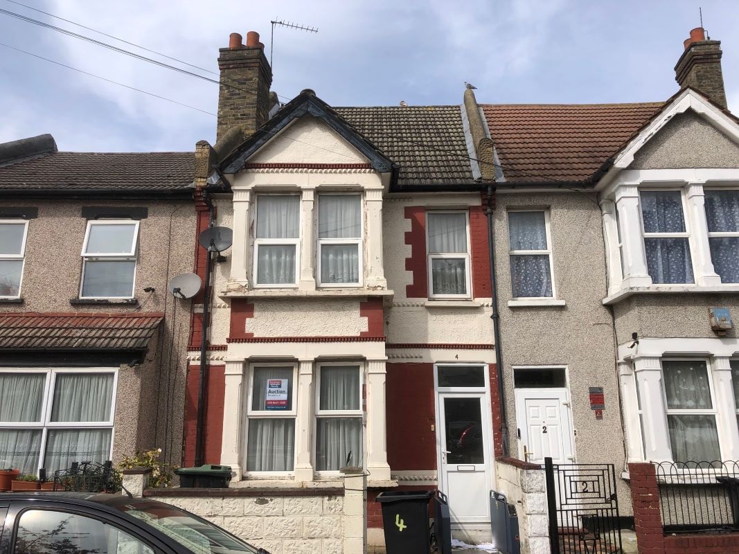 4 Bed Terraced House in Croydon - For Sale with Harman Healy Auctioneers with a Guide Price of £320,000 (June 2023)