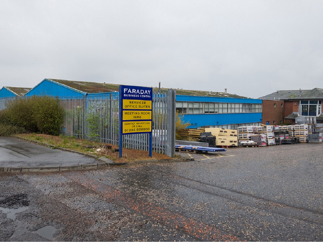 40+ Office Suites and Warehouse in Dundee - For Sale with Acuitus Auctions with a Guide Price of £275,000 (May 2023)