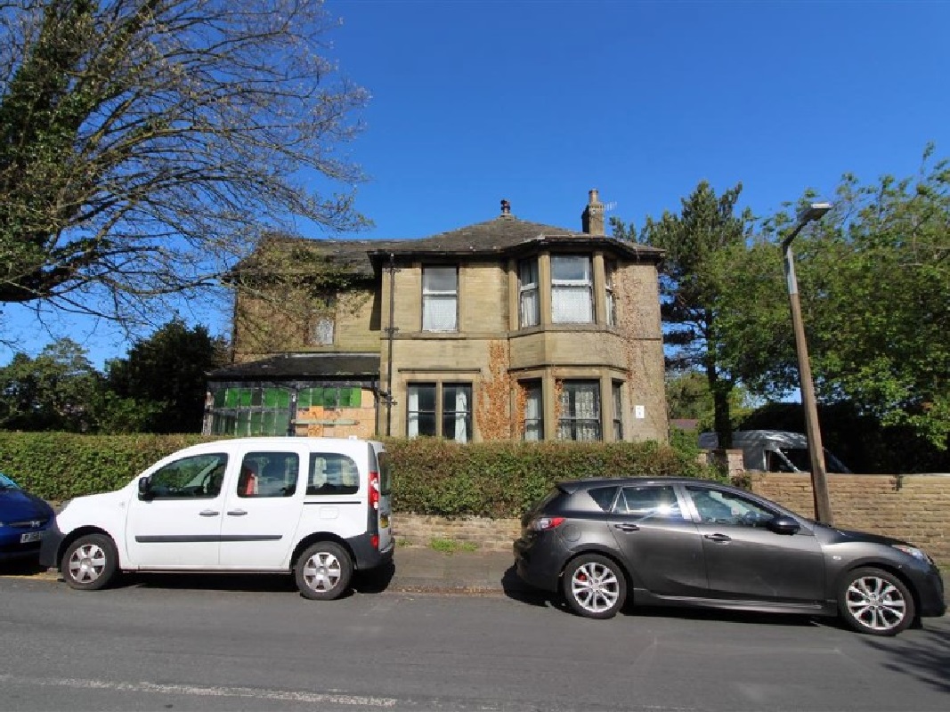 4 Bed Detached House in Morecambe - For Sale with Auction House North West with a Guide Price of £225,000 (June 2023)
