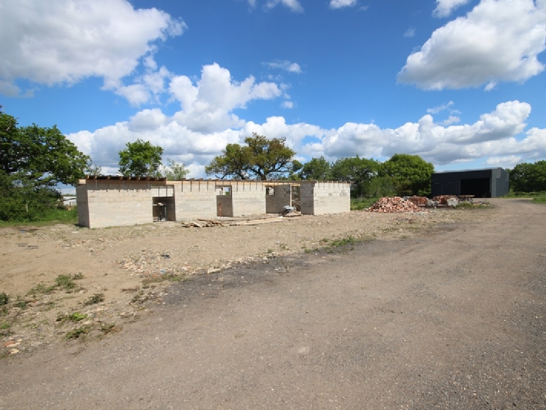 Steel Framed Building and Stable in 4.36 acres in Lincoln - For Sale with Brown & Co Property Auctions with a Guide Price of £225,000 (June 2023)