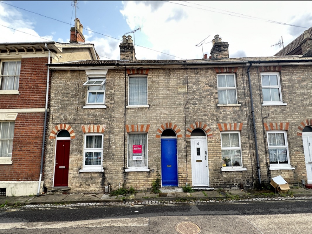 2 Bed Mid Terrace Property in Colchester - For Sale with Allsop Auctions with a Guide Price of £100,000 (July 2023)