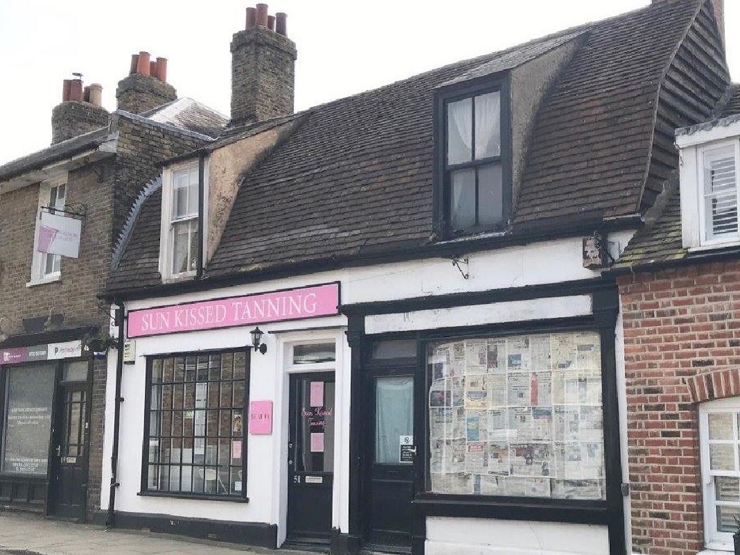 2 Storey Grade II Listed Commercial Property in Rochford - For Sale with Dedman Gray Property Auctions with a Guide Price of £90,000 (July 2023)