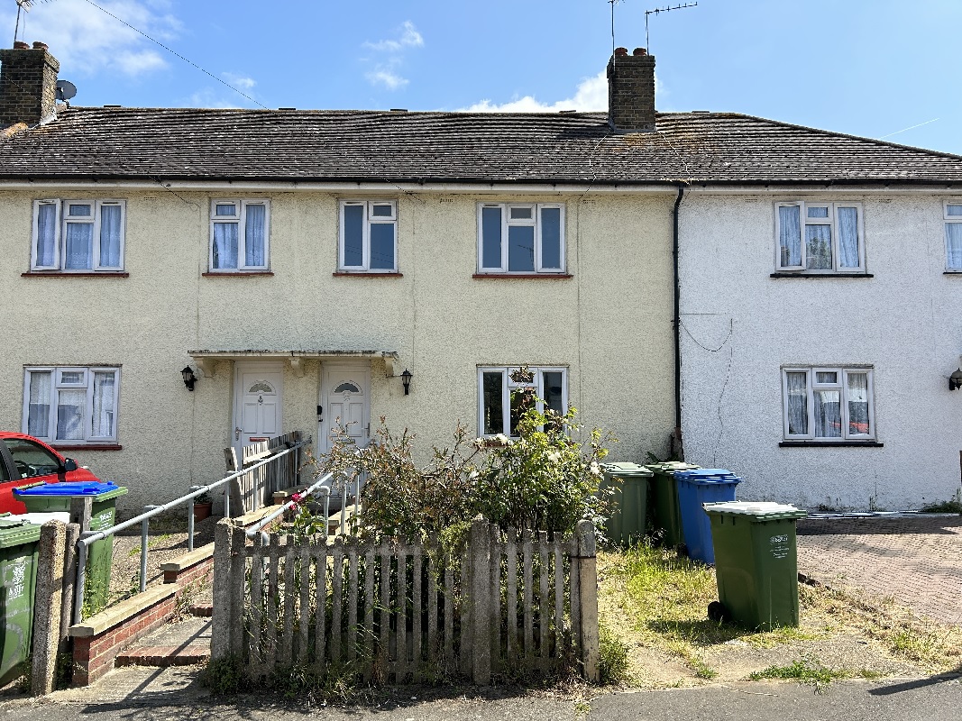 3 Bed Mid Terrace Property in Dartford - For Sale with Allsop Auctions with a Guide Price of £285,000 (July 2023)