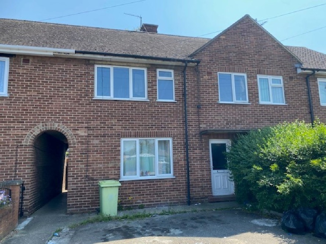 6 Bed Terraced HMO in Spalding - For Sale with Auction House East Anglia with a Guide Price of £160,000 - £180,000 (July 2023)