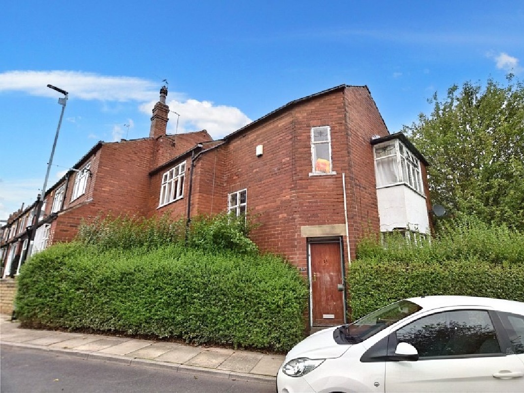 2 Bed End-Terrace House in Leeds - For Sale with Auction House West Yorkshire with a Guide Price of £85,000 (September 2023)