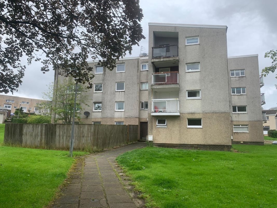 2 Bed Flat in East Kilbride - For Sale with Online Property Auctions with a Guide Price of £65,000 (August 2023)