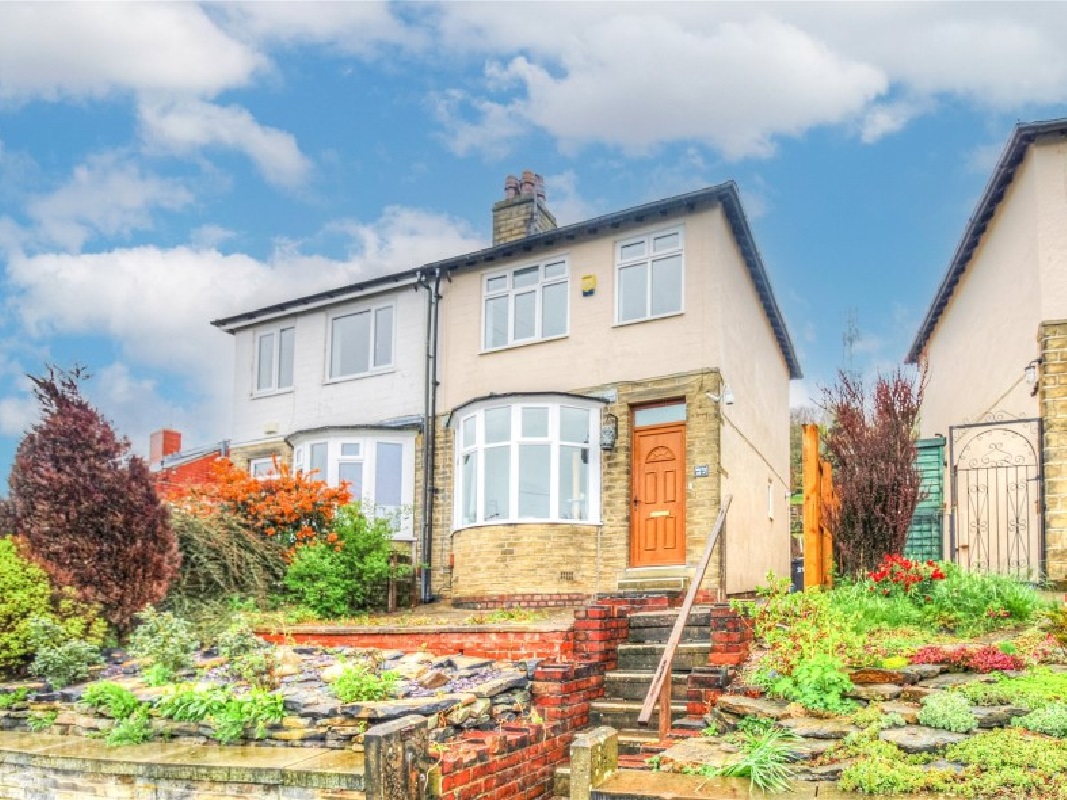2 Bed Semi-Detached House in Huddersfield - For Sale with Auction House Manchester with a Guide Price of £100,000 (September 2023)