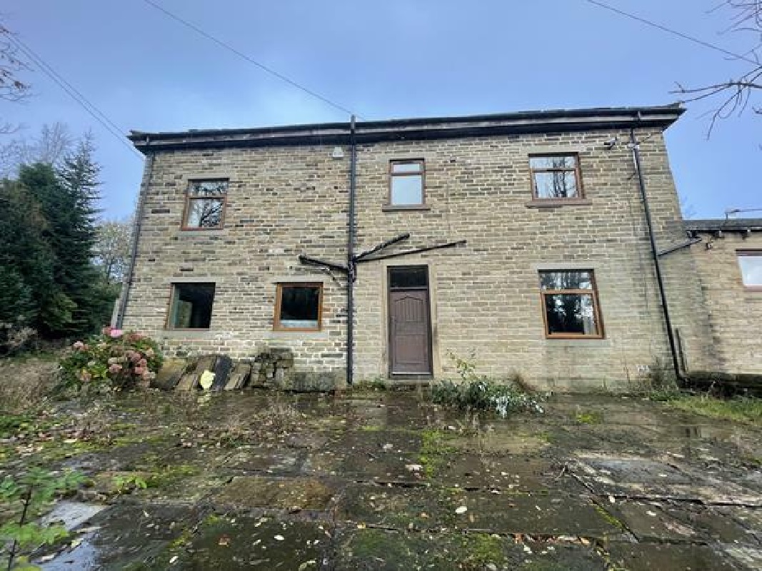 3 Bed Farmhouse in Halifax - For Sale with Walker Singleton Property Auctions with a Guide Price of £50,000 (August 2023)