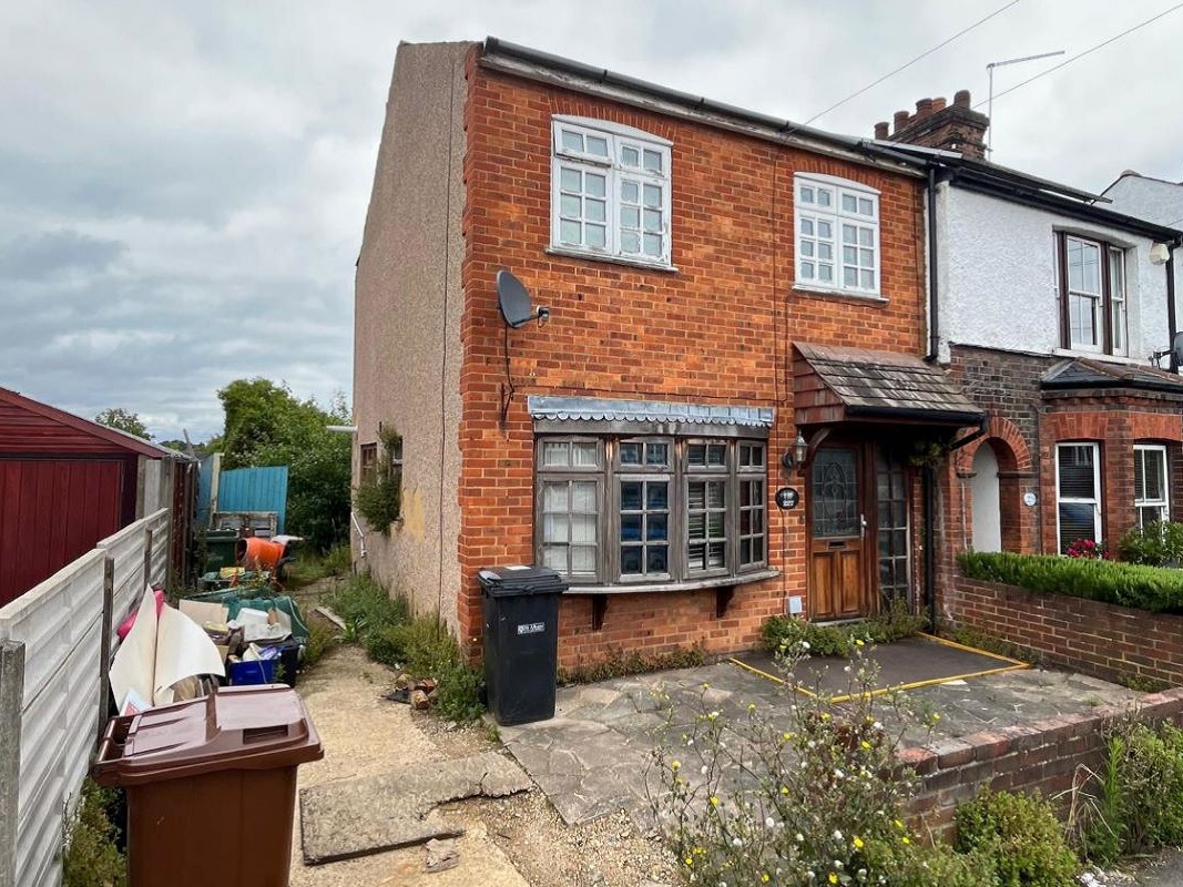 End Terrace Property in St Albans with Planning Permission for Extensions - For Sale with Auction House London with a Guide Price of £440,000 (August 2023)