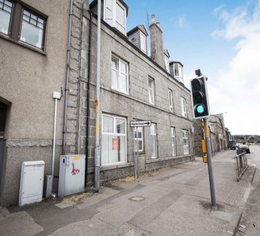 1 Bed Apartment in Aberdeen - For Sale with Auction House Scotland with a Guide Price of £33,000 (September 2023)