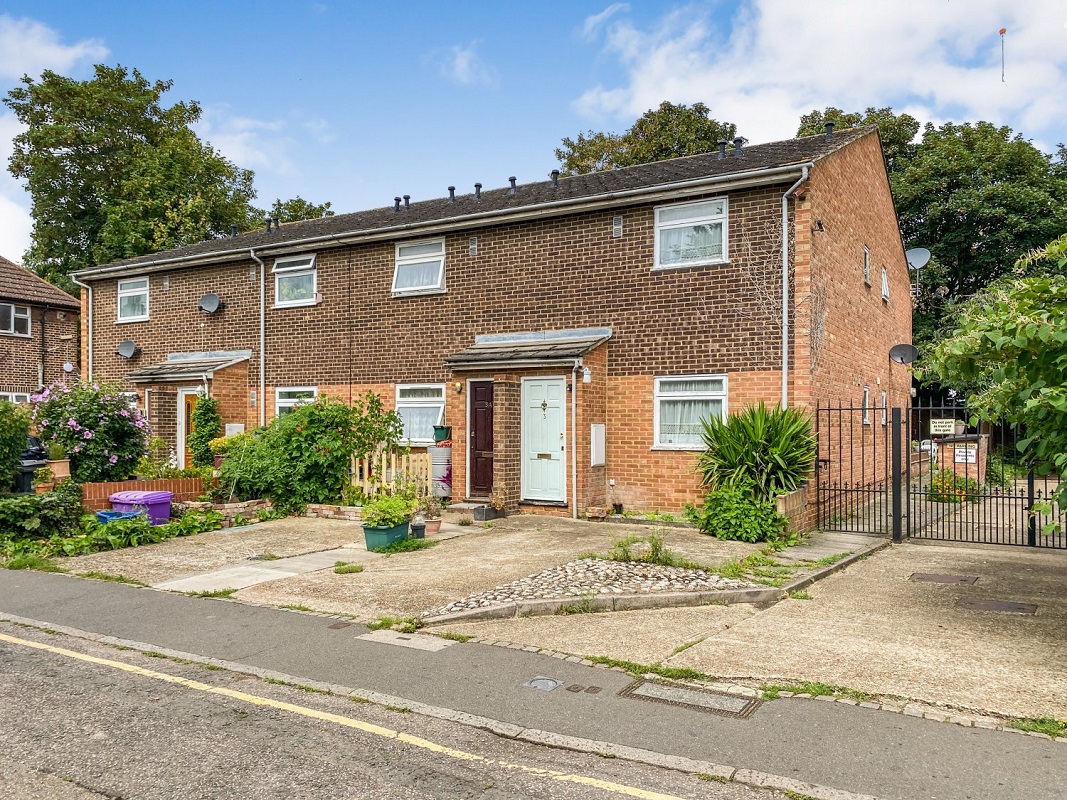 1 Bed End Terrace House in Hounslow - For Sale with Savills Property Auctions with a Guide Price of £180,000 (October 2023)