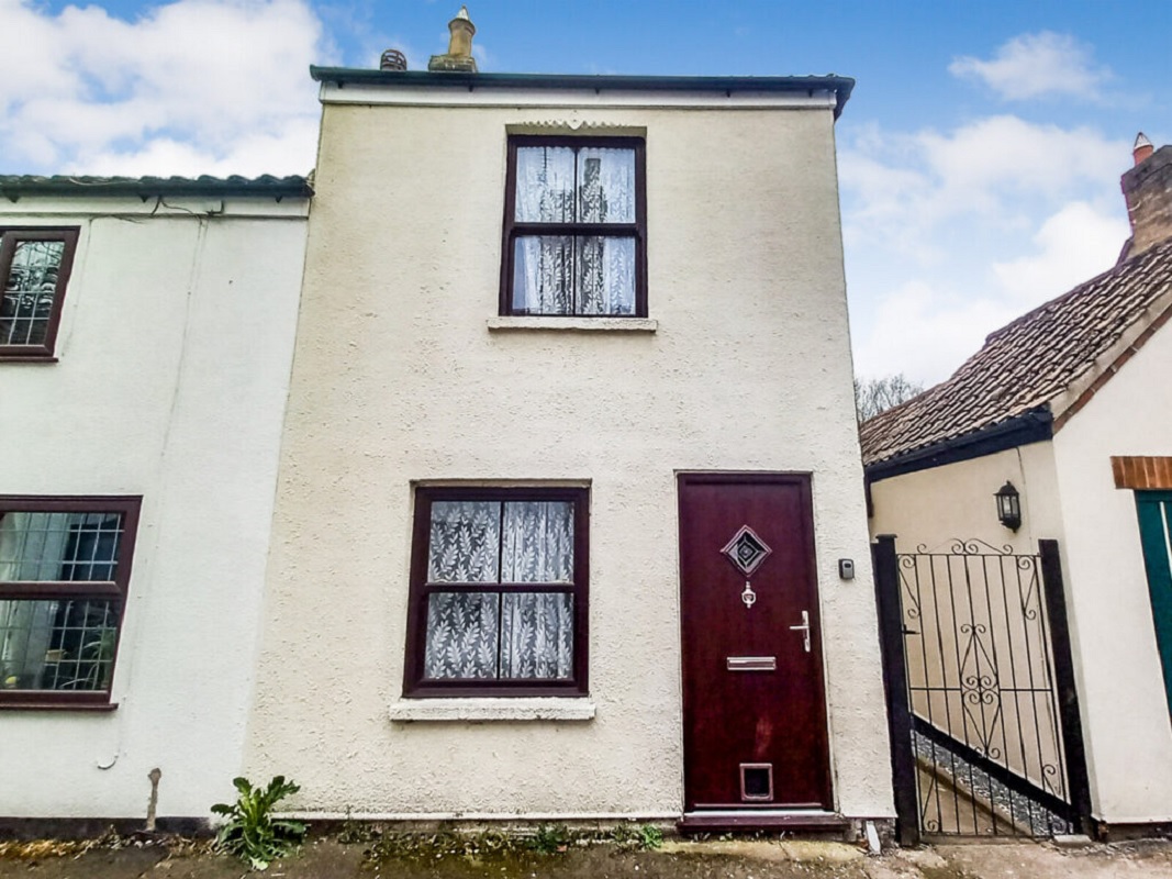 1 Bed End Terrace Property in Peterborough - For Sale with Property Solvers Online Auctions with an Opening Bid of £65,000 (October 2023)