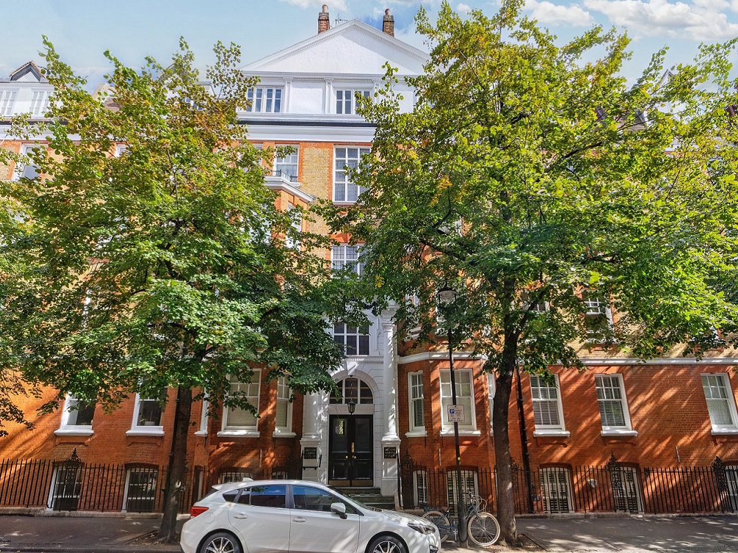 1 Bed Flat in Westminster - For Sale with Savills Property Auctions with a Guide Price of £100,000 (October 2023)