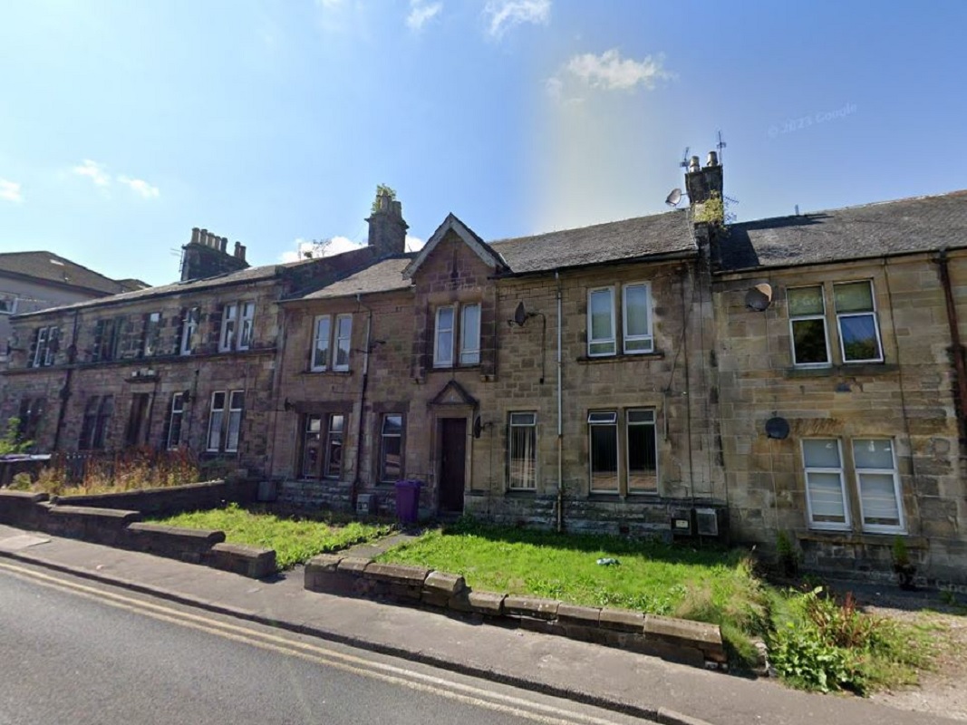 2 Bed Flat in Kilwinning - For Sale with Online Property Auctions Scotland with a Guide Price of £29,000 (September 2023)