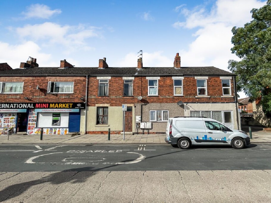 2 Freehold Flats Under 1 Title in Goole - For Sale with Property Solvers Auctions with a Guide Price of £95,000 (October 2023)