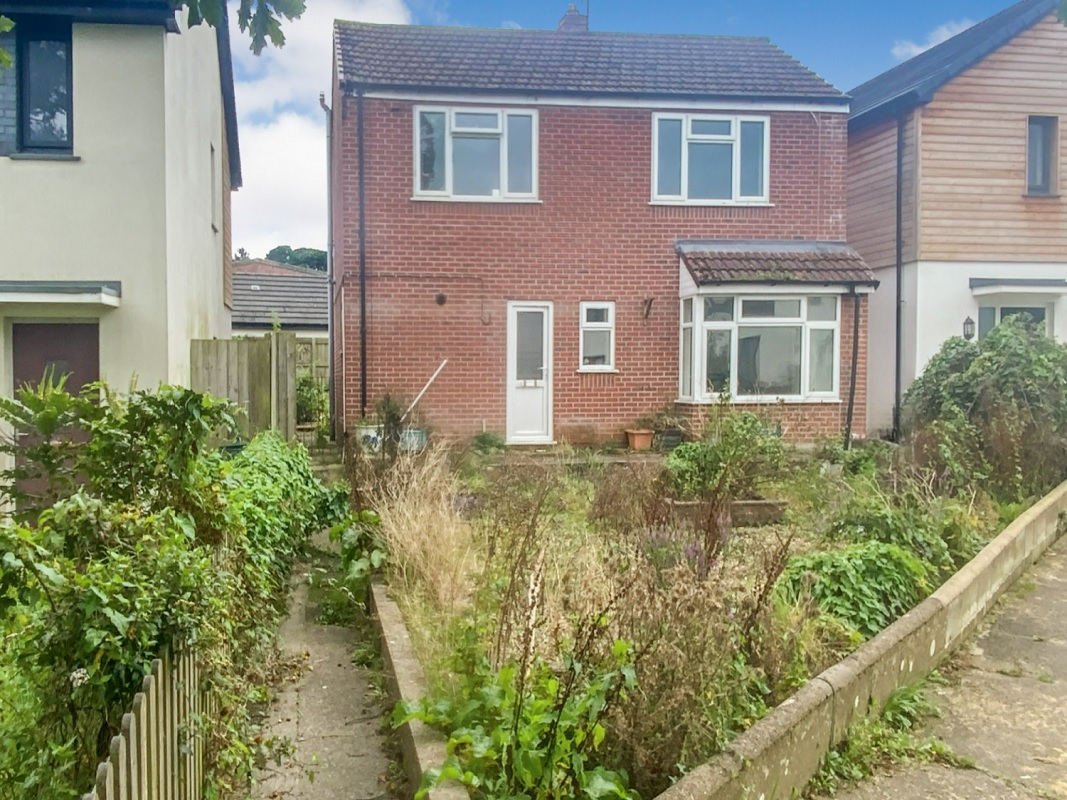 2 Bed Detached House in Barnstaple - For Sale with Savills Property Auctions with a Guide Price of £140,000 (November 2023)