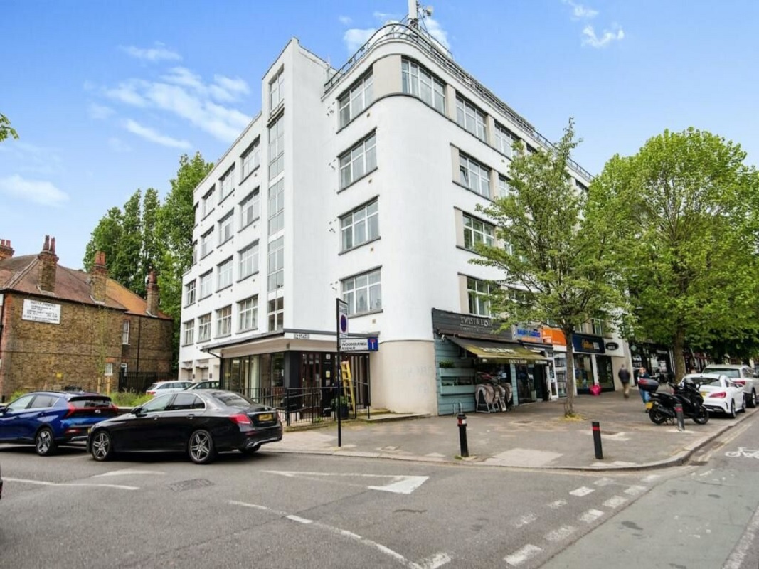2 Bed Flat in London - For Sale with GoTo Properties with an Opening Bid of £350,000 (November 2023)