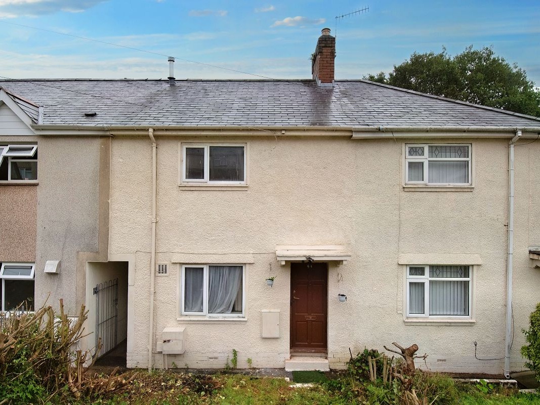 2 Bed Terraced House in Swansea - For Sale with Auction House Lincolnshire with a Guide Price of £20,000 (October 2023)