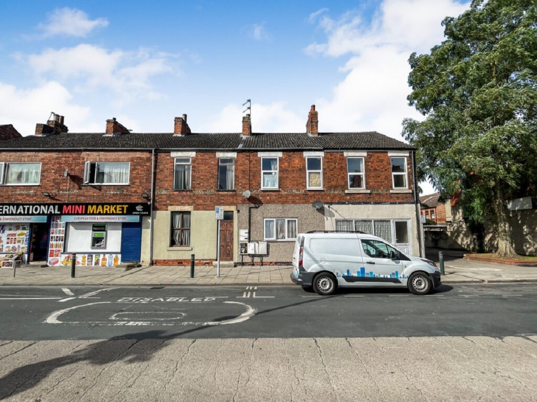 2 Flats in Goole - For Sale in Property Solvers Online Auctions with an Opening Bid of £90,000 (October 2023)
