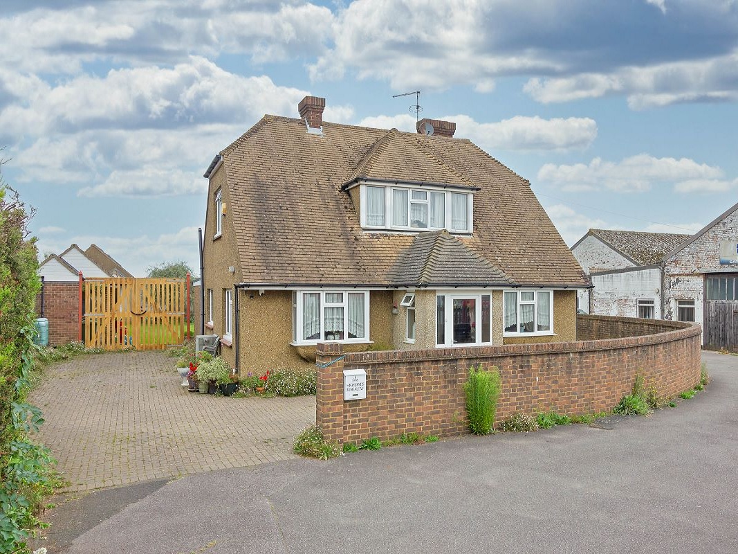 3 Bed Detached Property in Detling - For Sale with Network Auctions with a Guide Price of £175-200,000 (October 2023)
