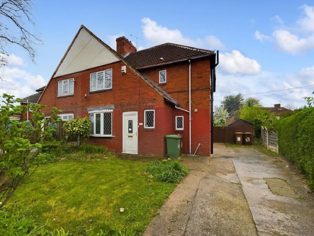 3 Bed Semi-Detached House in Pontefract- For Sale with GoTo Properties with an Opening Bid of £100,000 (November 2023)