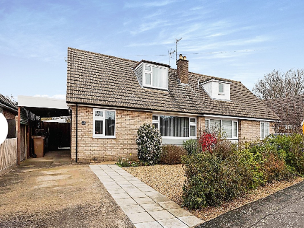 3 Bed Semi-Detached Property in Peterborough - For Sale with iamsold with a Starting Bid of £210,000 (October 2023)