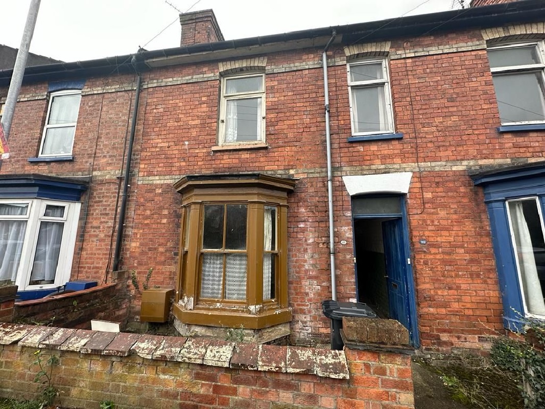 3 Bed Terraced House in Lincoln - For Sale with Auction House Lincolnshire with a Guide Price of £40,000 (October 2023)