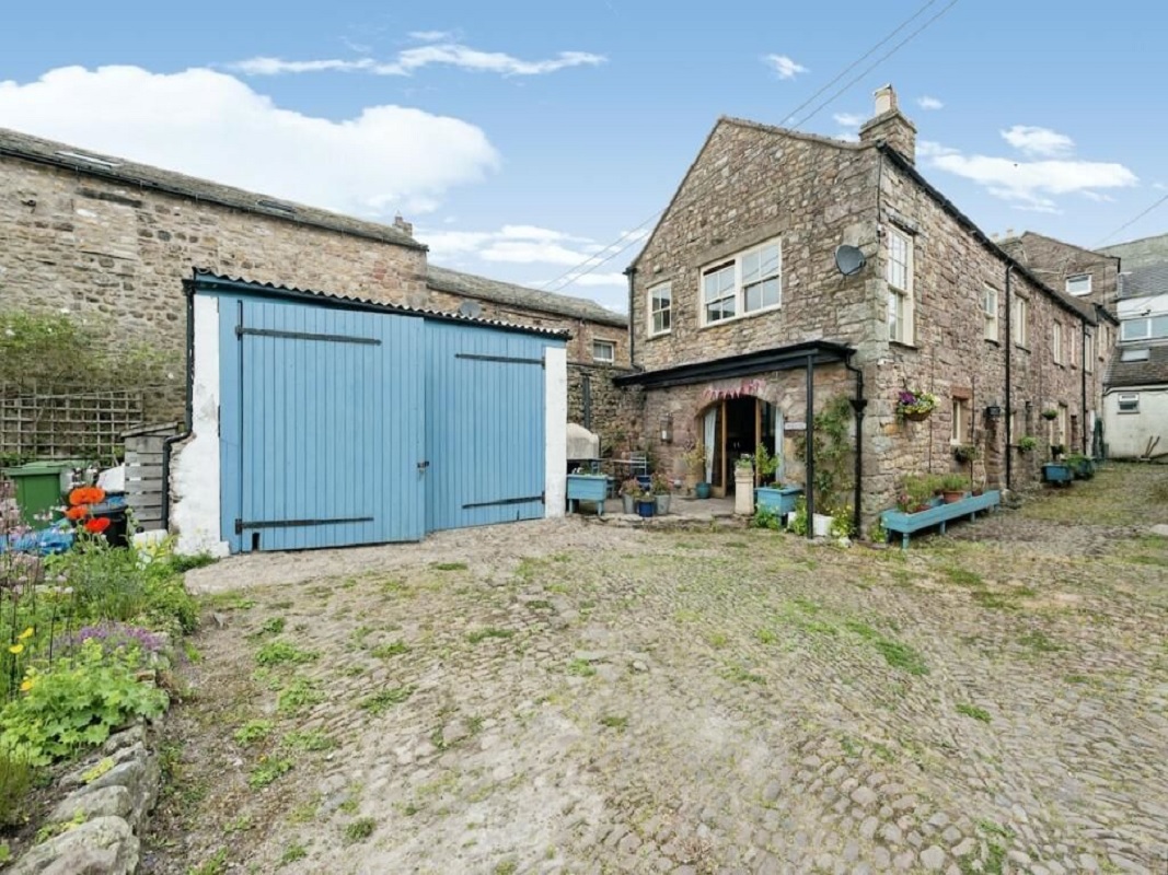 4 Bed Barn Conversion in Kirkby Stephen - For Sale with GoTo Properties with an Opening Bid of £300,000 (November 2023)