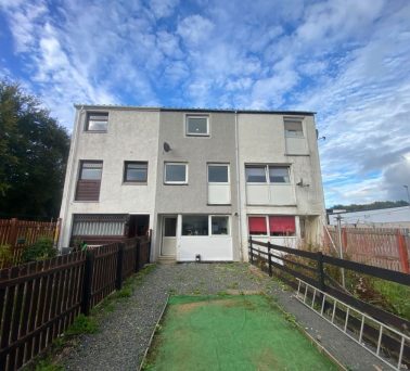 4 Bed Mid Terrace House in Kilwinning - For Sale with Town & Country Property Auctions with a Guide Price of £65,000 (October 2023)