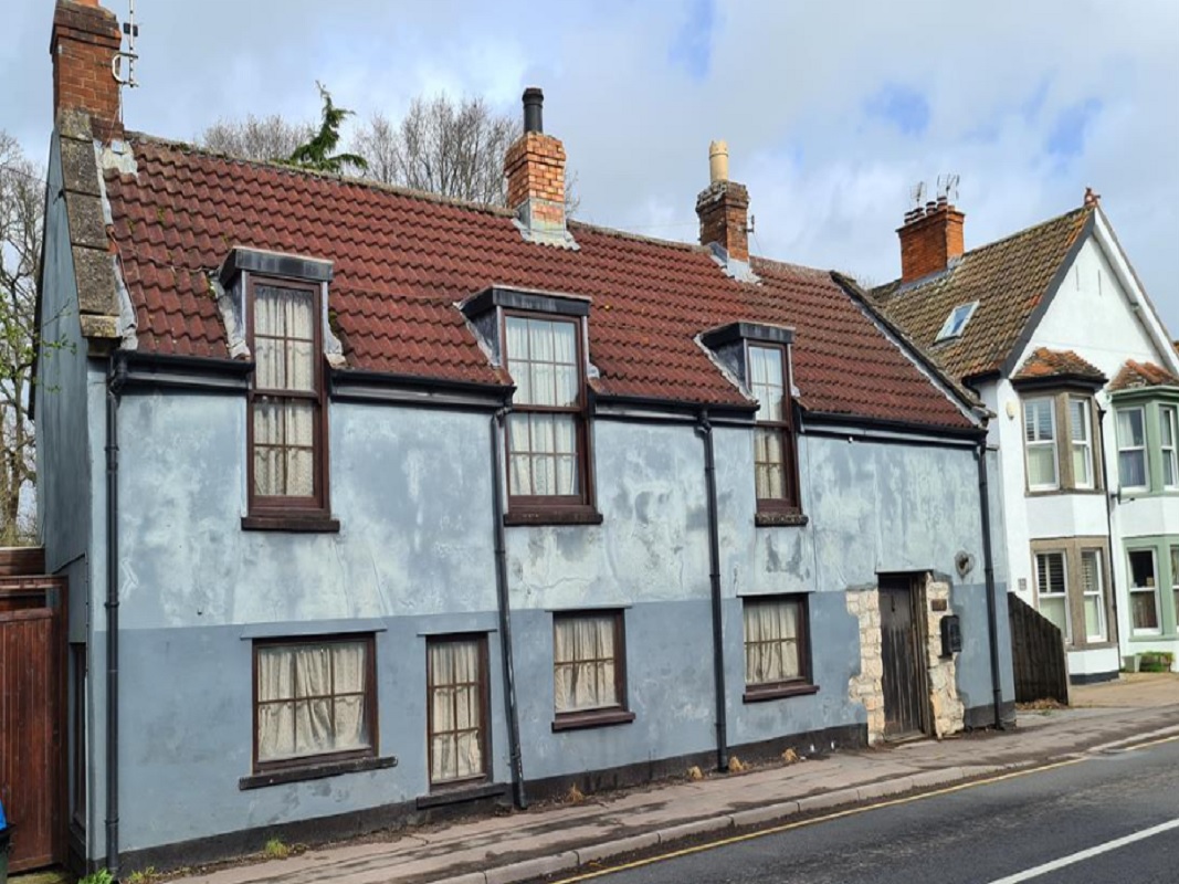 3 Bed Semi-Detached House in Glastonbury - For Sale with Cooper and Tanner Auctions with a Guide Price of £150,000 (November 2023)