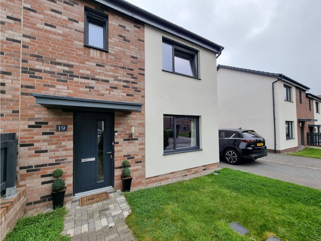 3 Bed Semi-Detached House in Scotland - For Sale with Auction House Scotland with a Guide Price of £210,000 (November 2023)